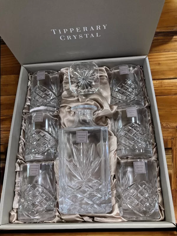 Belvedere Whiskey Decanter & 6 Glasses