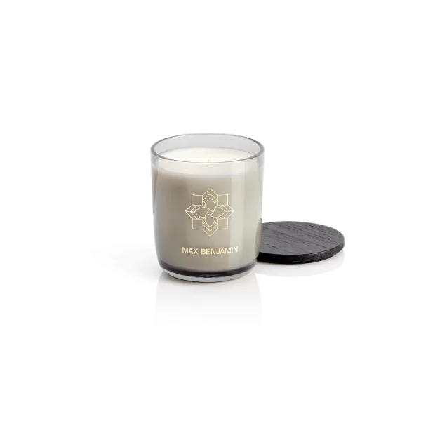 Cloves and Cinnamon Luxury Candle - Image 3